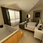 Villa Toharya