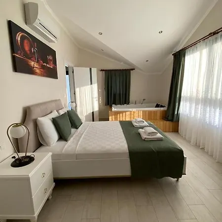 Toharya فيلة فتحية